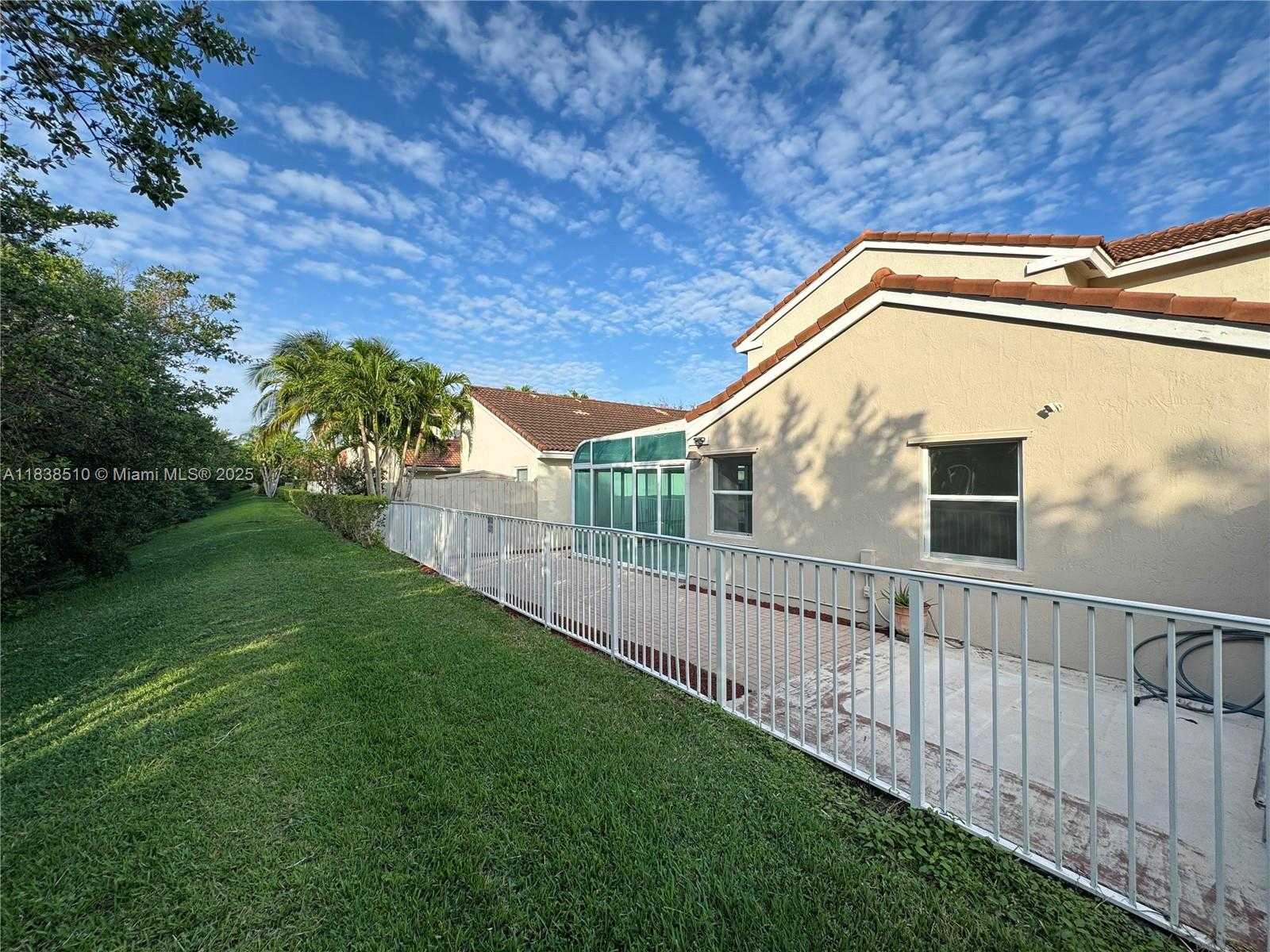 Small Image of 1470 SWEETBAY WAY, Hollywood Number 9