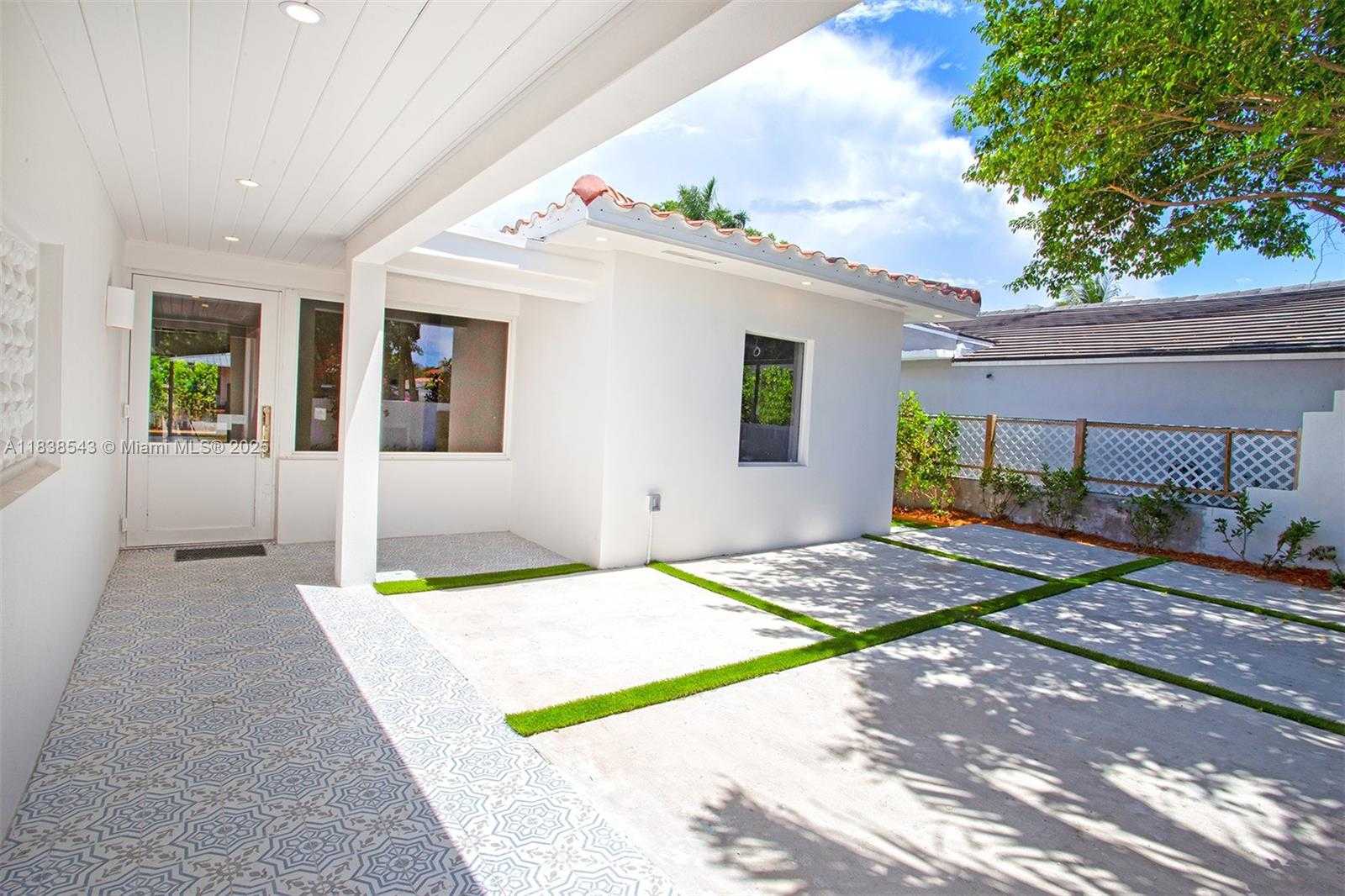 Small Image of Miami Beach Number 3
