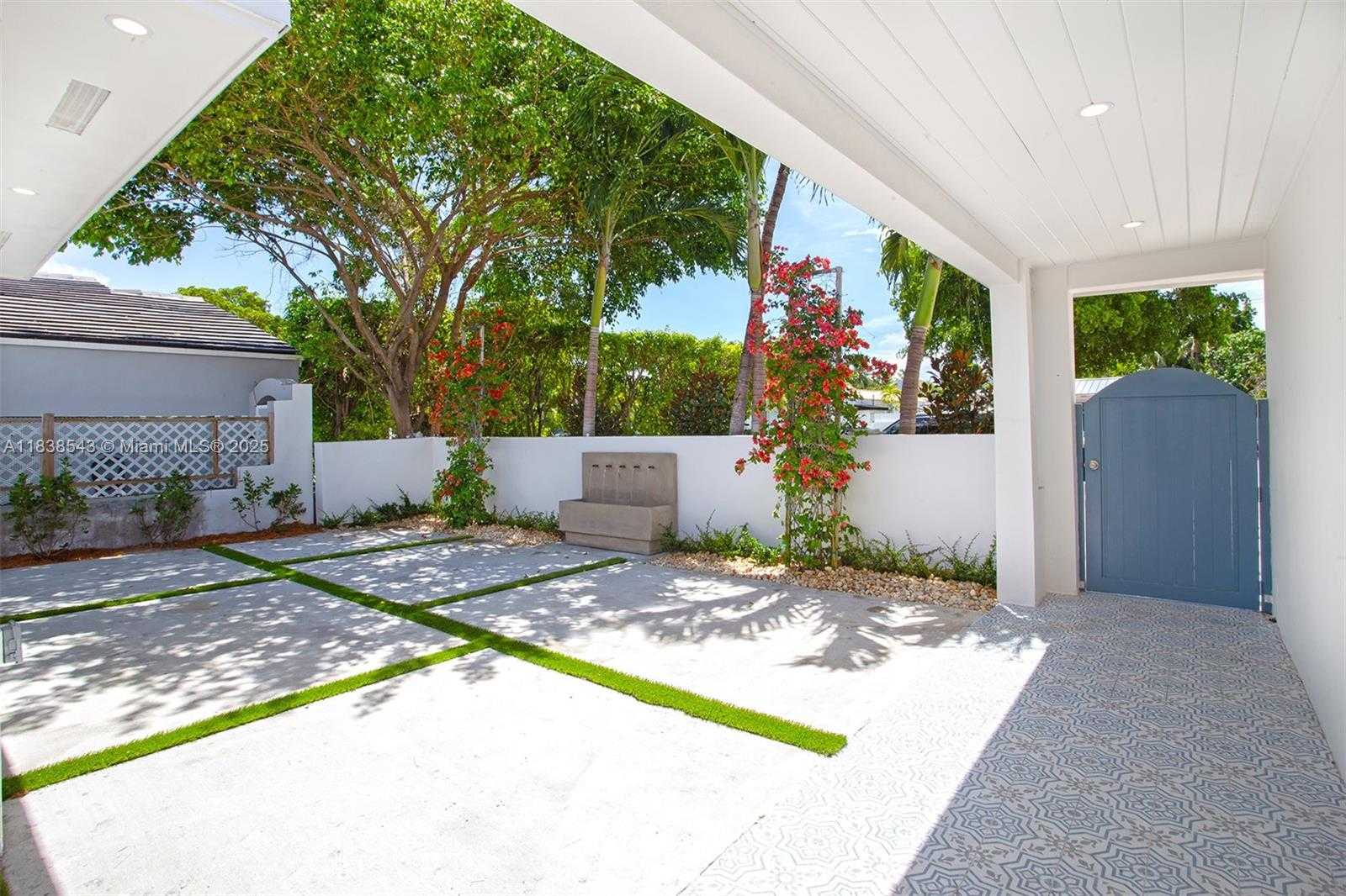 Small Image of Miami Beach Number 4