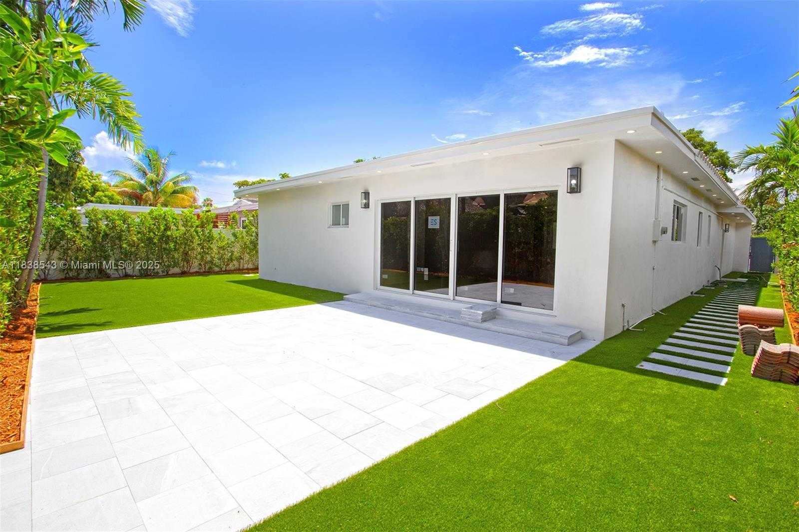 Small Image of Miami Beach Number 8