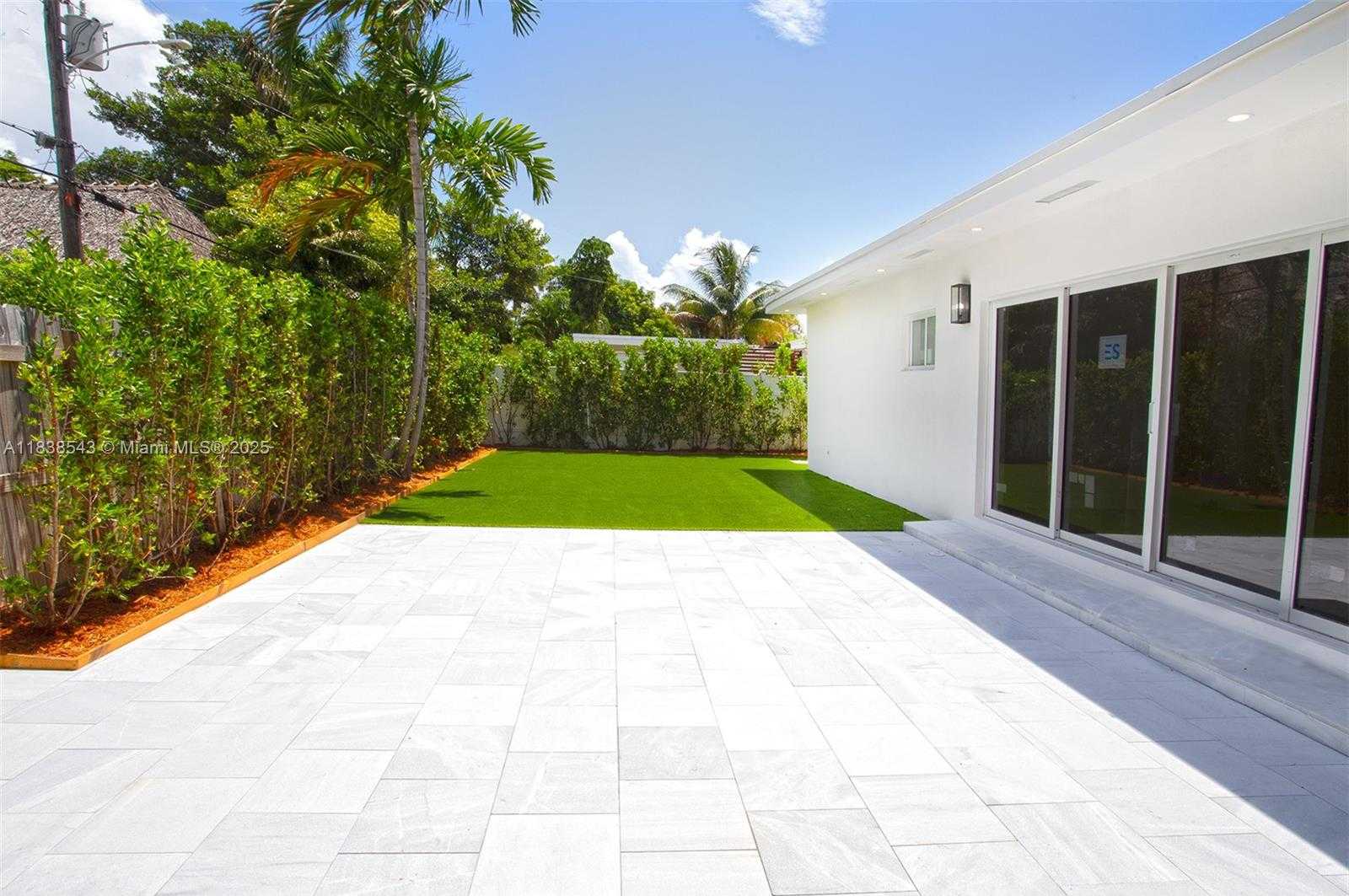 Small Image of Miami Beach Number 9