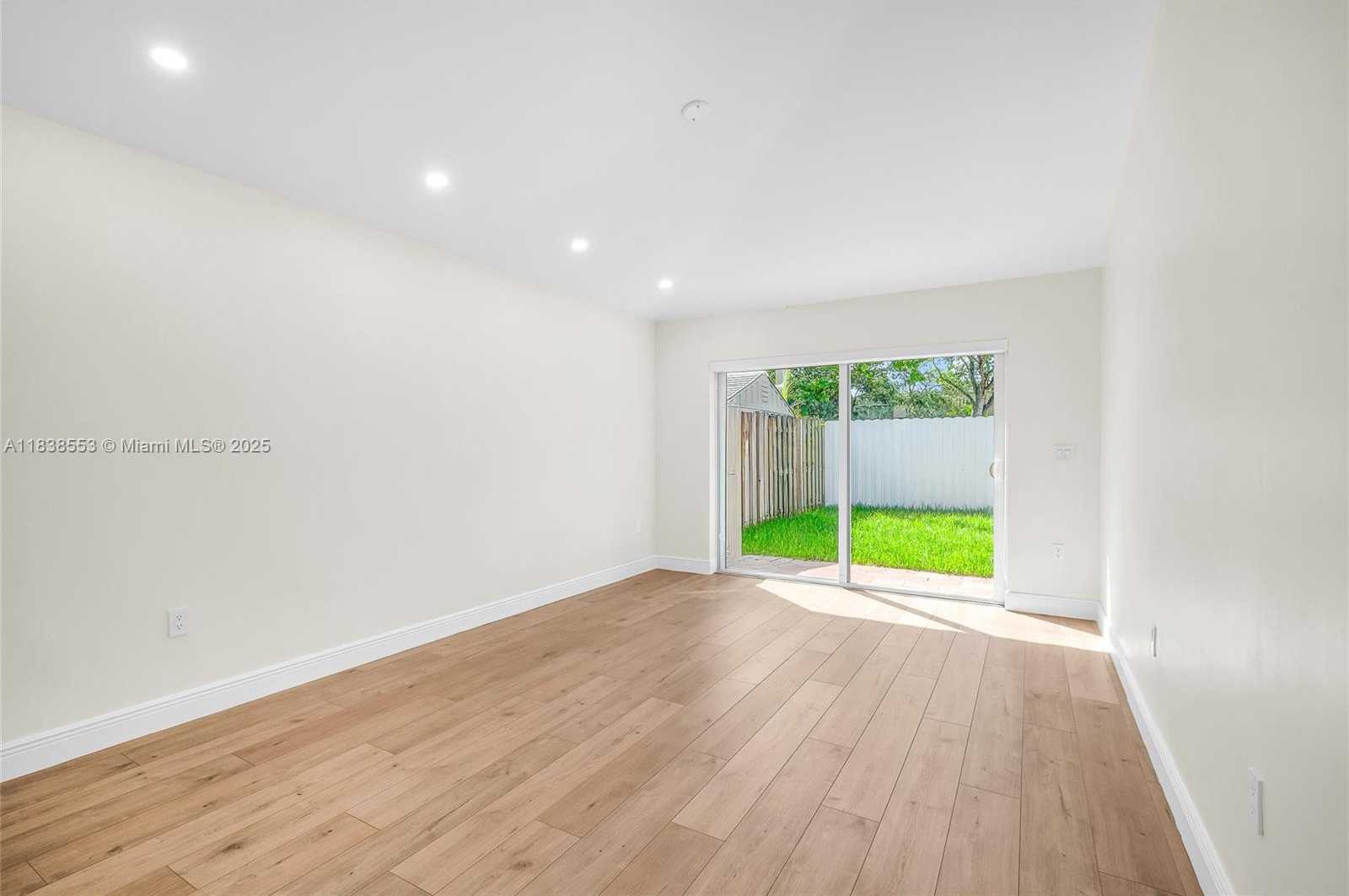 Small Image of 13412 NORTH WEST 5TH CT, Plantation Number 7