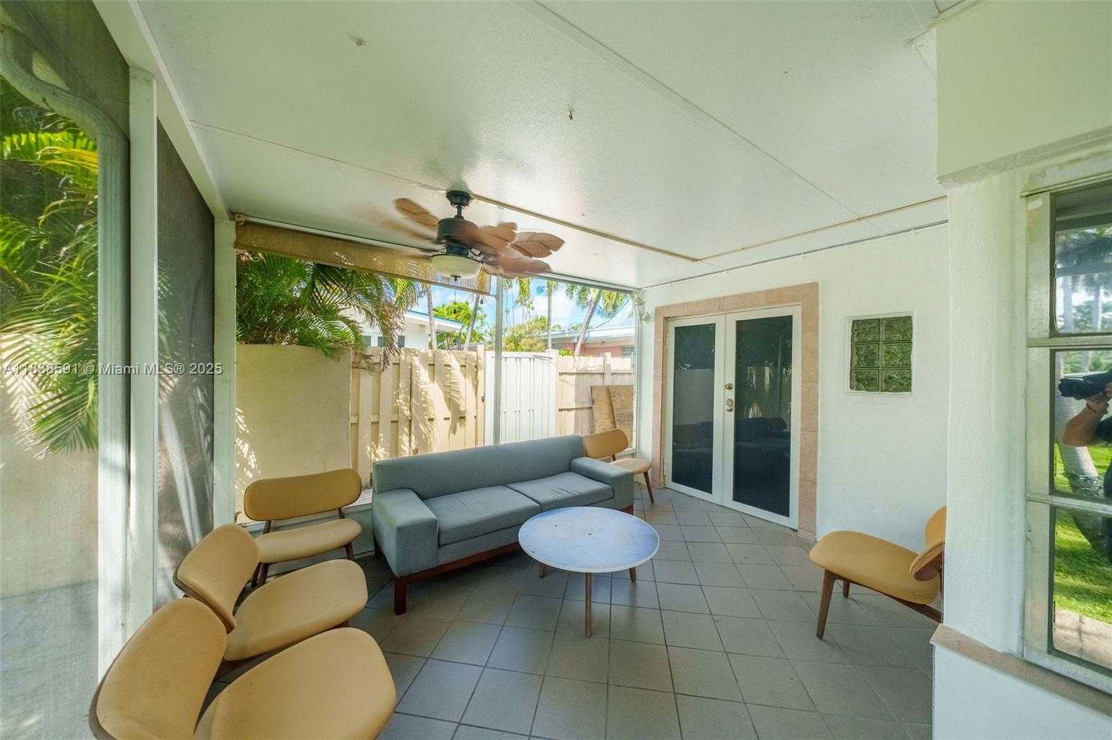 Small Image of 701 HOLLYWOOD BLVD, Hollywood Number 30