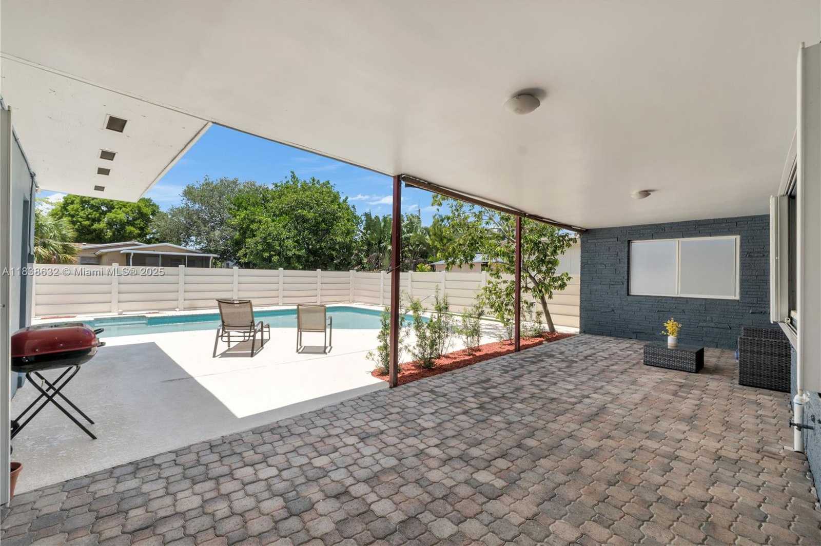 Small Image of 1730 NORTH 55TH AVE, Hollywood Number 14