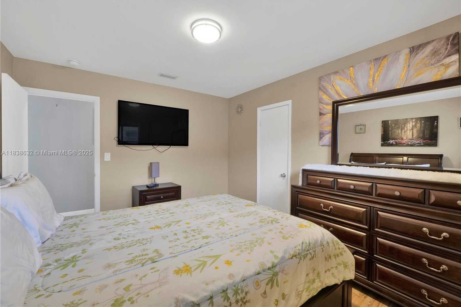 Small Image of 1730 NORTH 55TH AVE, Hollywood Number 7