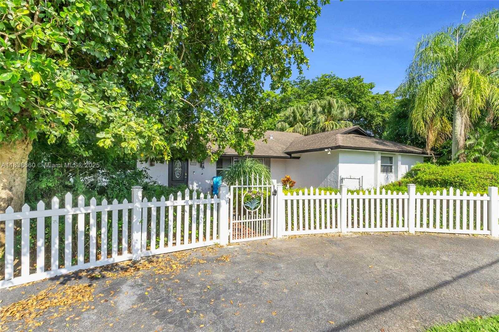 Small Image of 23595 SOUTH WEST 152ND AVE, Homestead Number 44