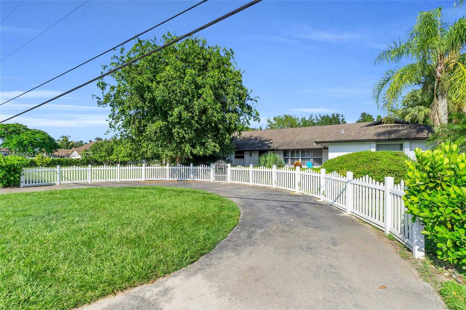 Small Image of 23595 SOUTH WEST 152ND AVE, Homestead Number 6
