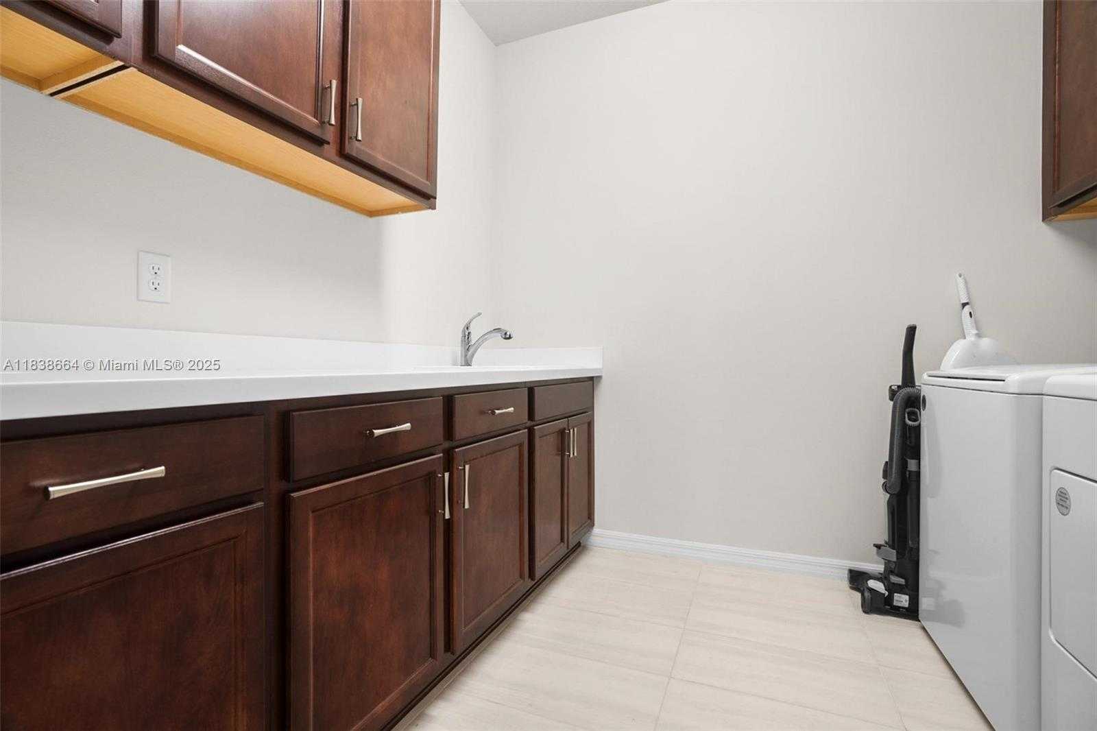 Small Image of 8036 NORTH WEST 78TH ST, Tamarac Number 10