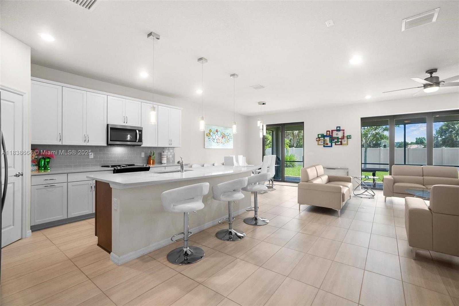 Small Image of 8036 NORTH WEST 78TH ST, Tamarac Number 11