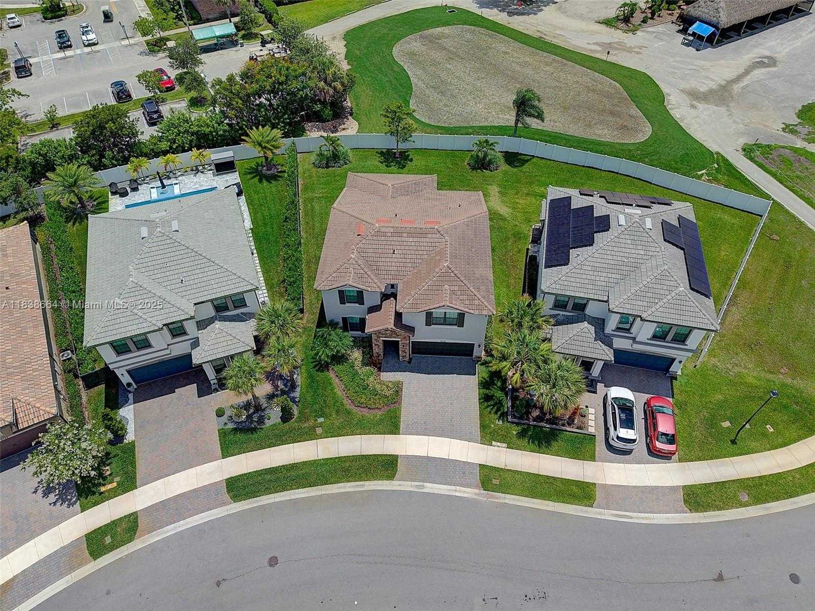 Small Image of 8036 NORTH WEST 78TH ST, Tamarac Number 44