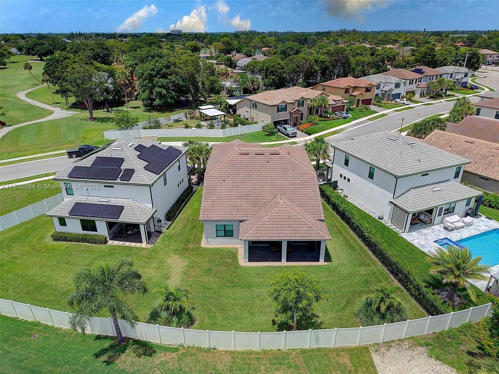 Small Image of 8036 NORTH WEST 78TH ST, Tamarac Number 46