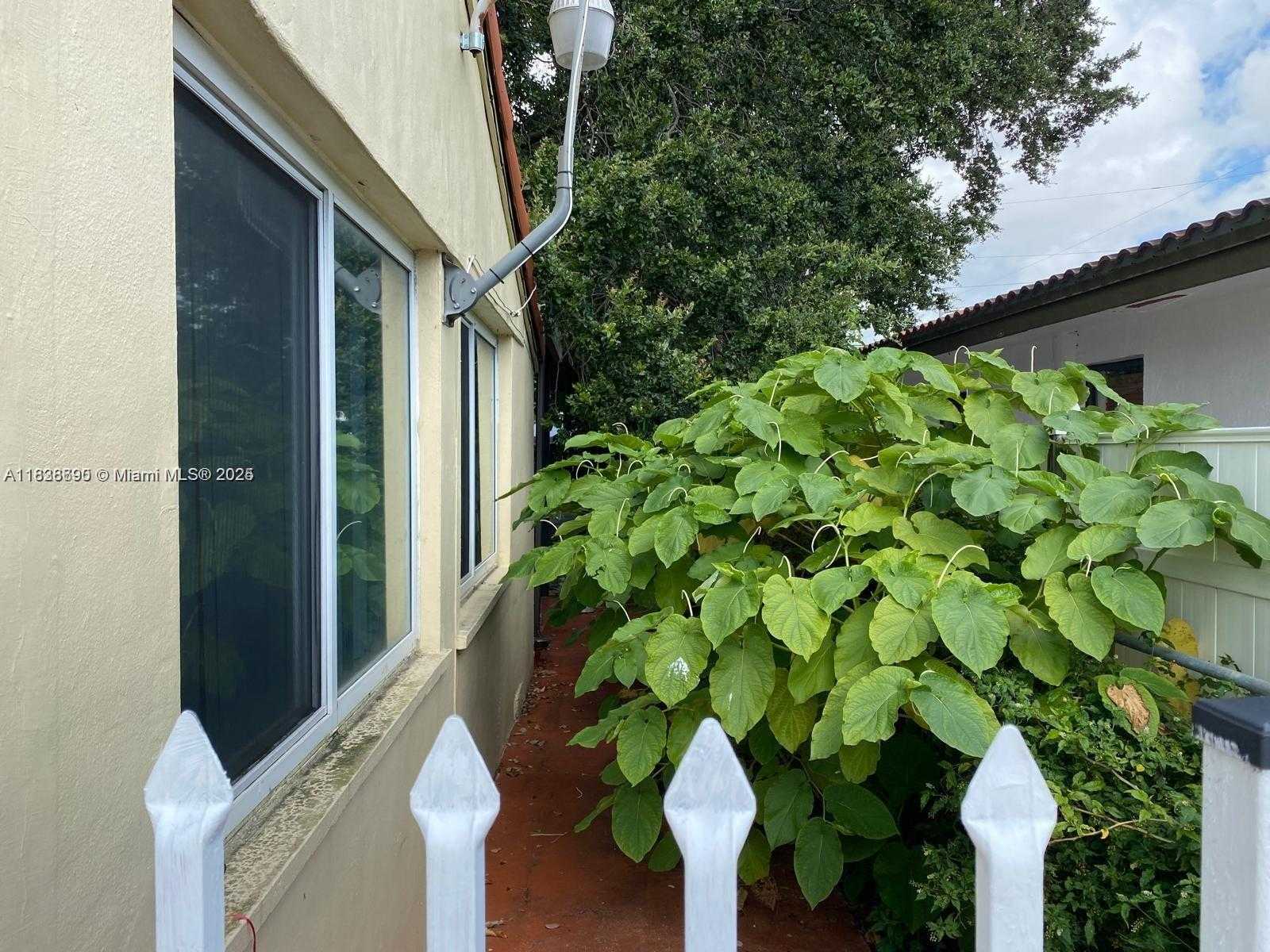 Small Image of 1030 NORTH WEST 30TH AVE, Miami Number 2