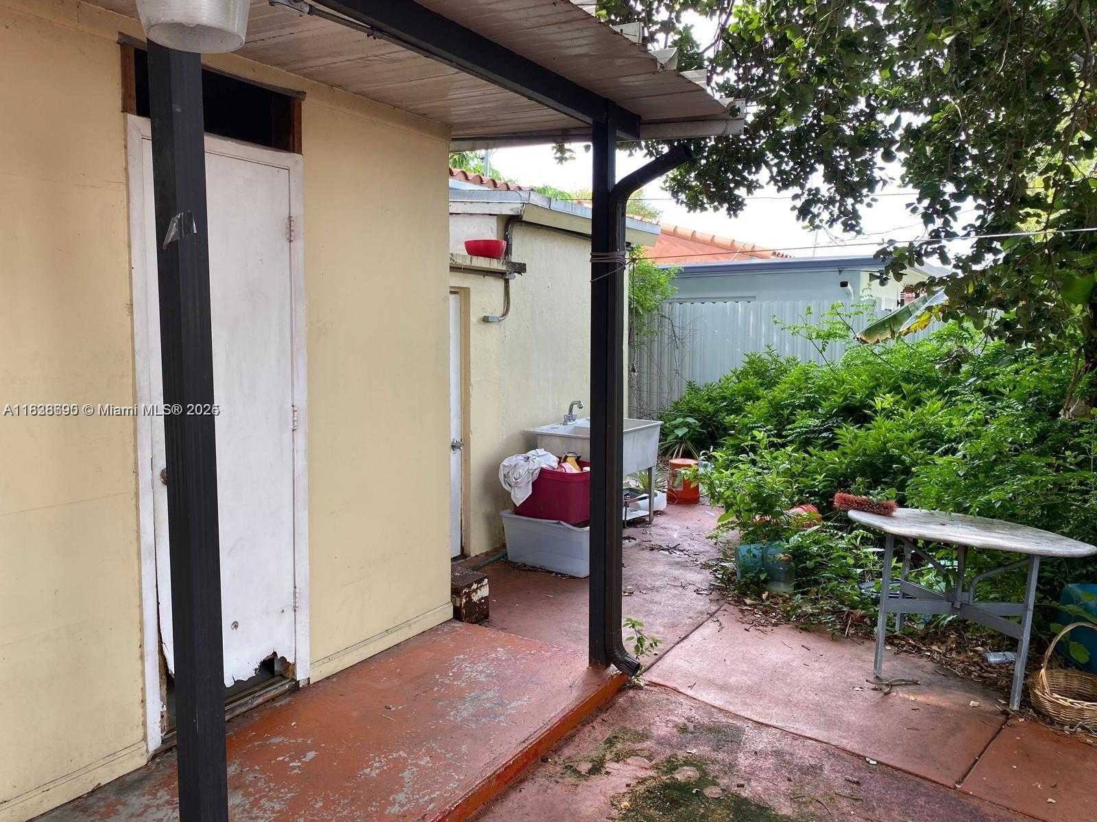 Small Image of 1030 NORTH WEST 30TH AVE, Miami Number 5