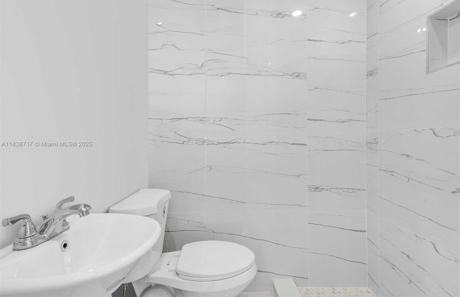 Small Image of 1124 YALE DR, Hollywood Number 25