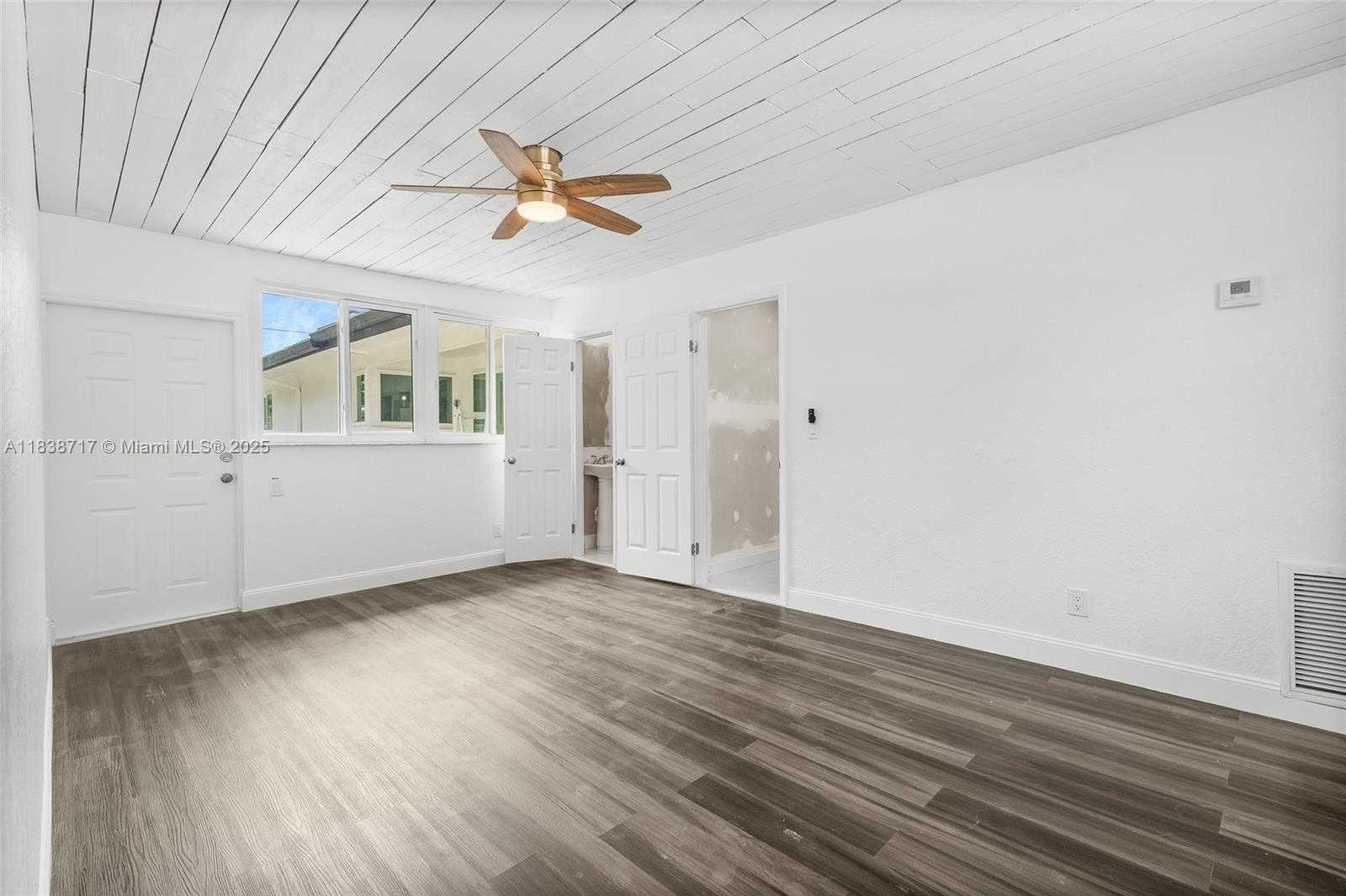 Small Image of 1124 YALE DR, Hollywood Number 31