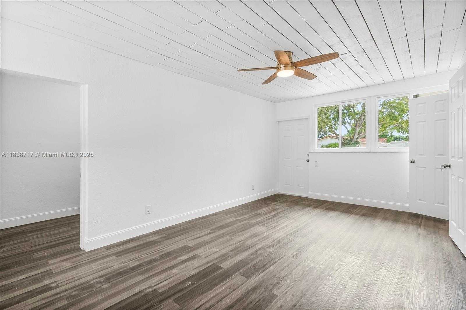 Small Image of 1124 YALE DR, Hollywood Number 32