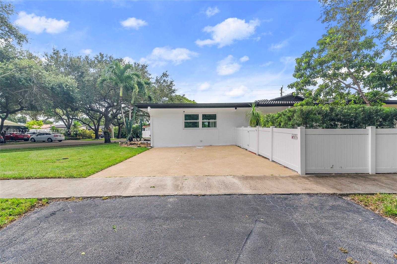 Small Image of 1124 YALE DR, Hollywood Number 37