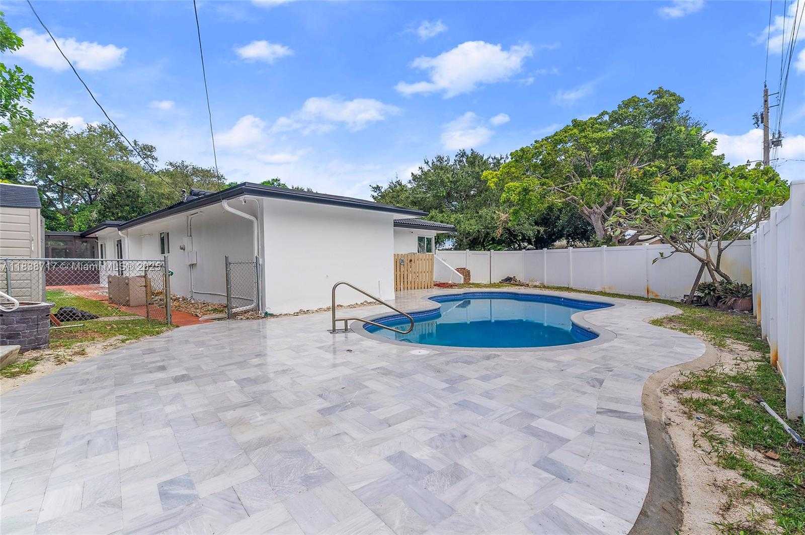 Small Image of 1124 YALE DR, Hollywood Number 39