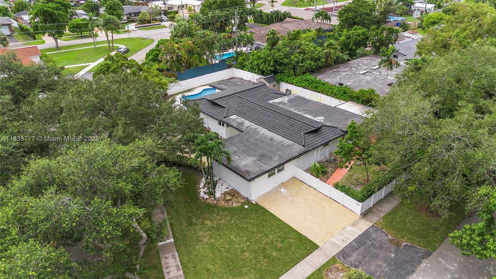 Small Image of 1124 YALE DR, Hollywood Number 43