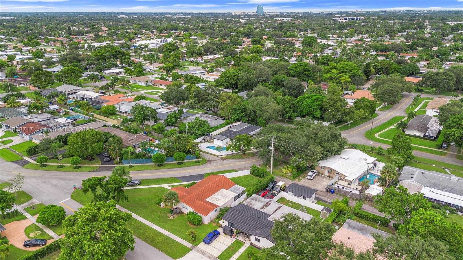 Small Image of 1124 YALE DR, Hollywood Number 44