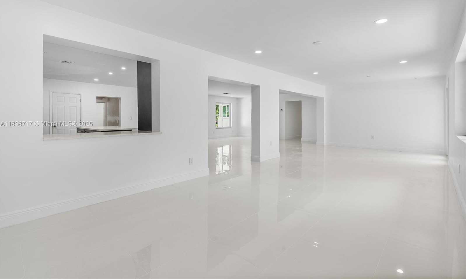 Small Image of 1124 YALE DR, Hollywood Number 7