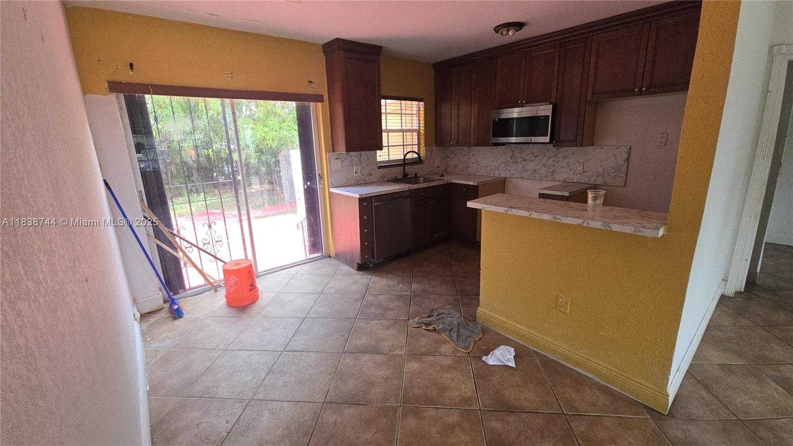 Small Image of 22 NORTH WEST 31ST AVE, Miami Number 13