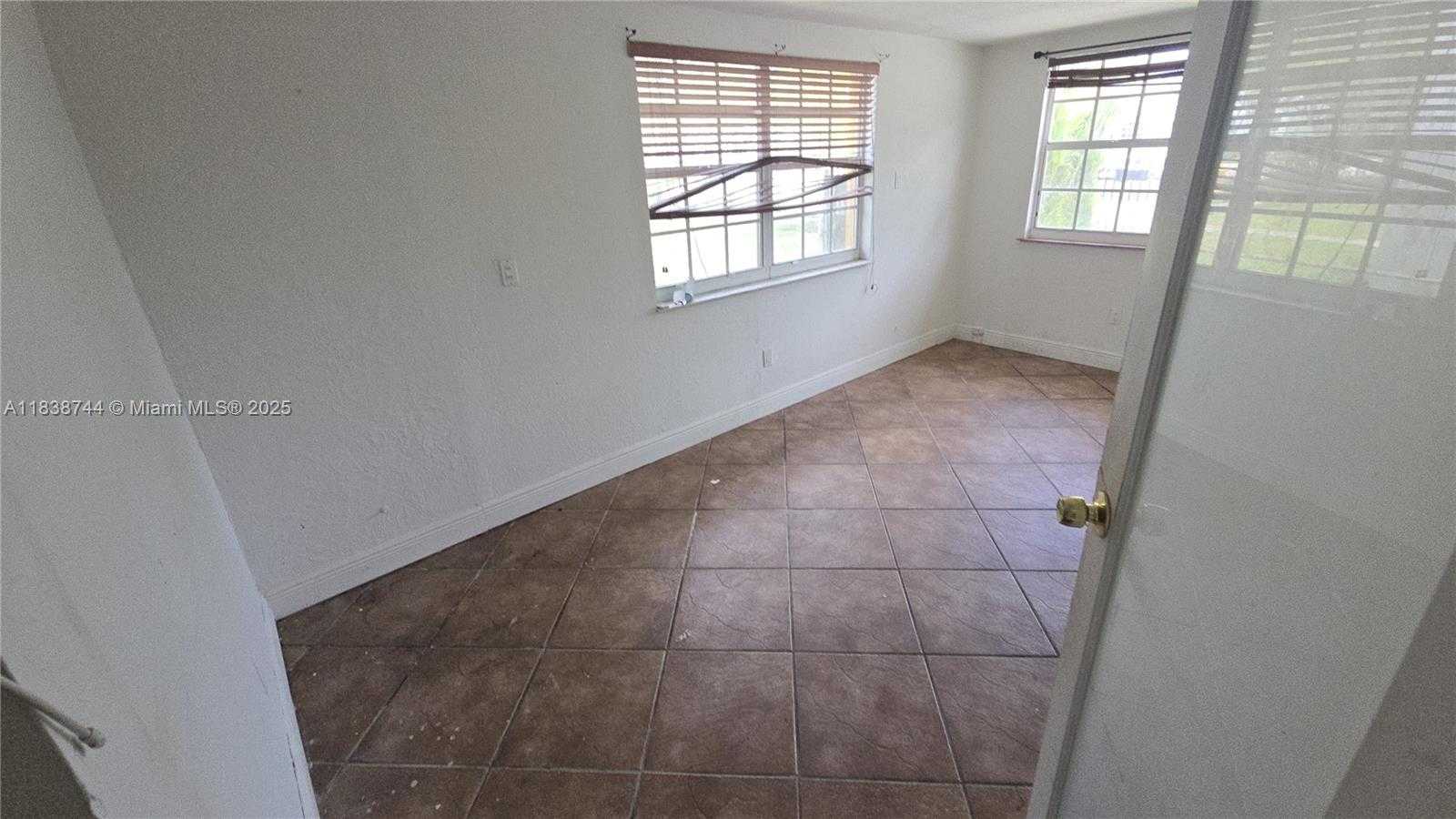 Small Image of 22 NORTH WEST 31ST AVE, Miami Number 20