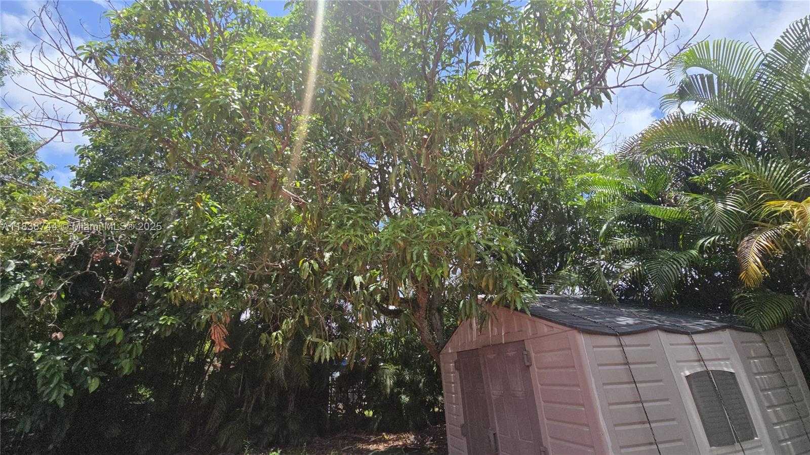 Small Image of 22 NORTH WEST 31ST AVE, Miami Number 27