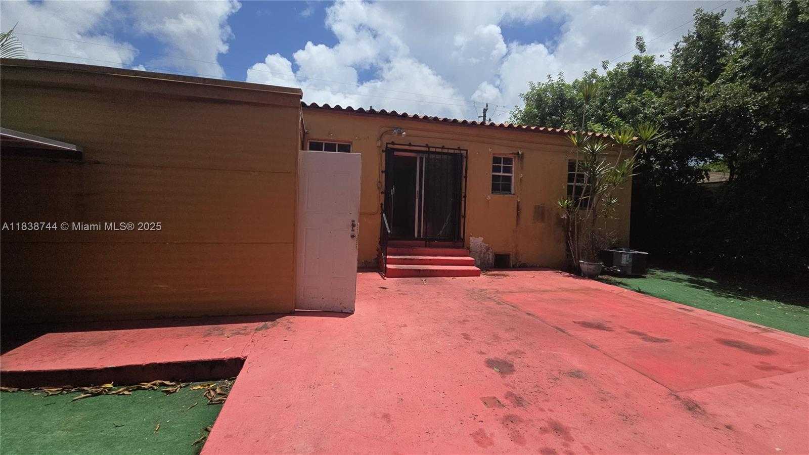 Small Image of 22 NORTH WEST 31ST AVE, Miami Number 28