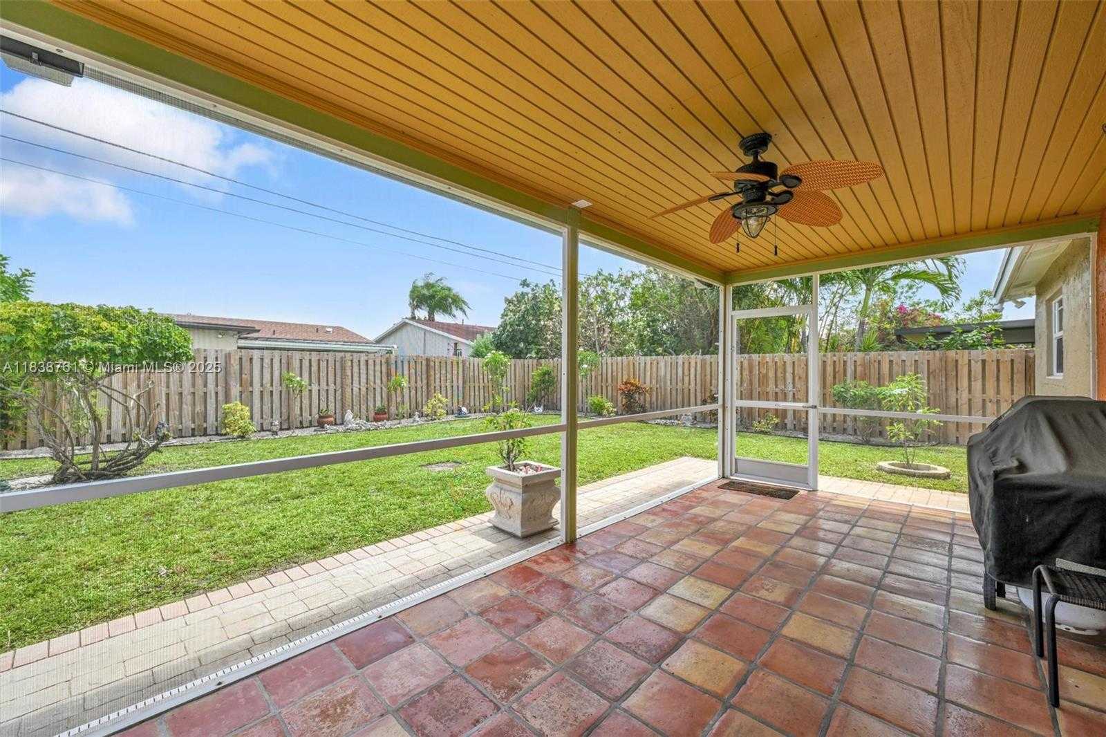 Small Image of 11730 NORTH WEST 33RD ST, Sunrise Number 16