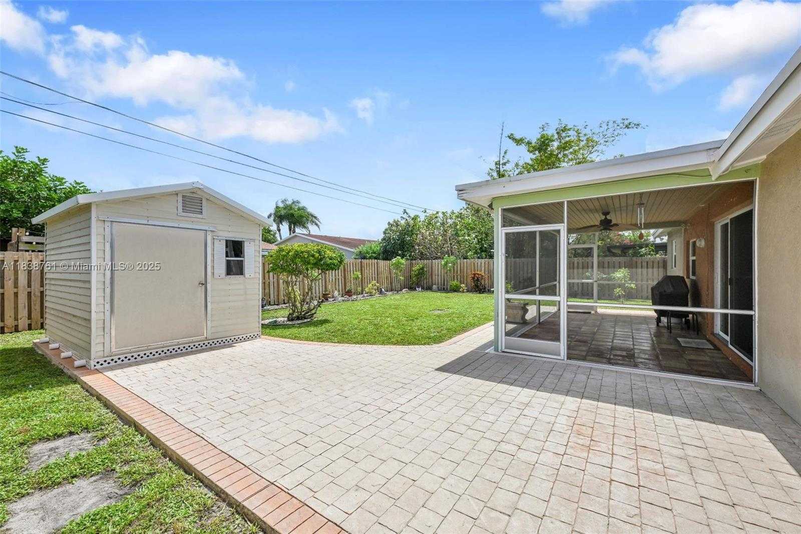 Small Image of 11730 NORTH WEST 33RD ST, Sunrise Number 19