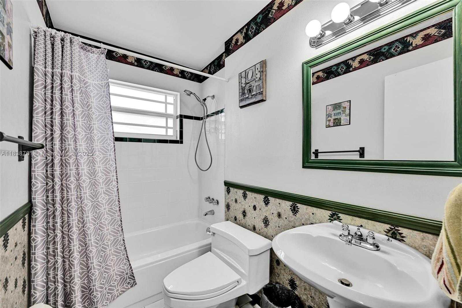 Small Image of 11730 NORTH WEST 33RD ST, Sunrise Number 24