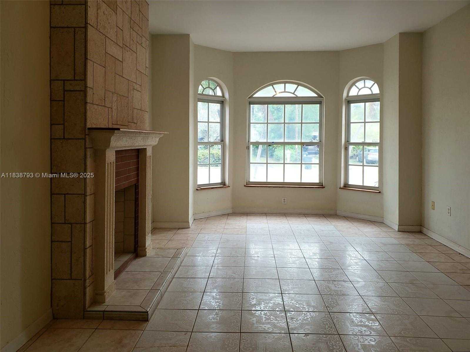 Small Image of 3124 PRAIRIE AVE, Miami Beach Number 12