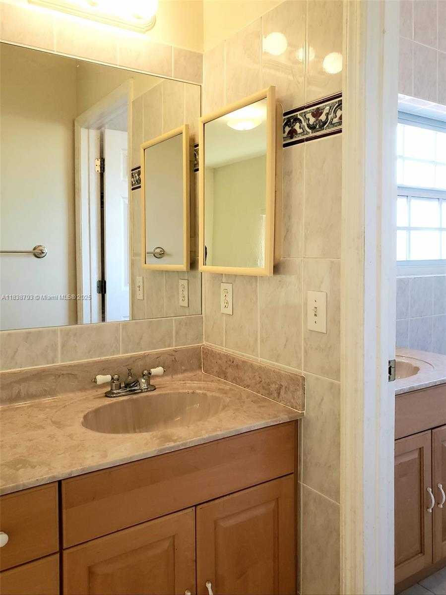 Small Image of 3124 PRAIRIE AVE, Miami Beach Number 21