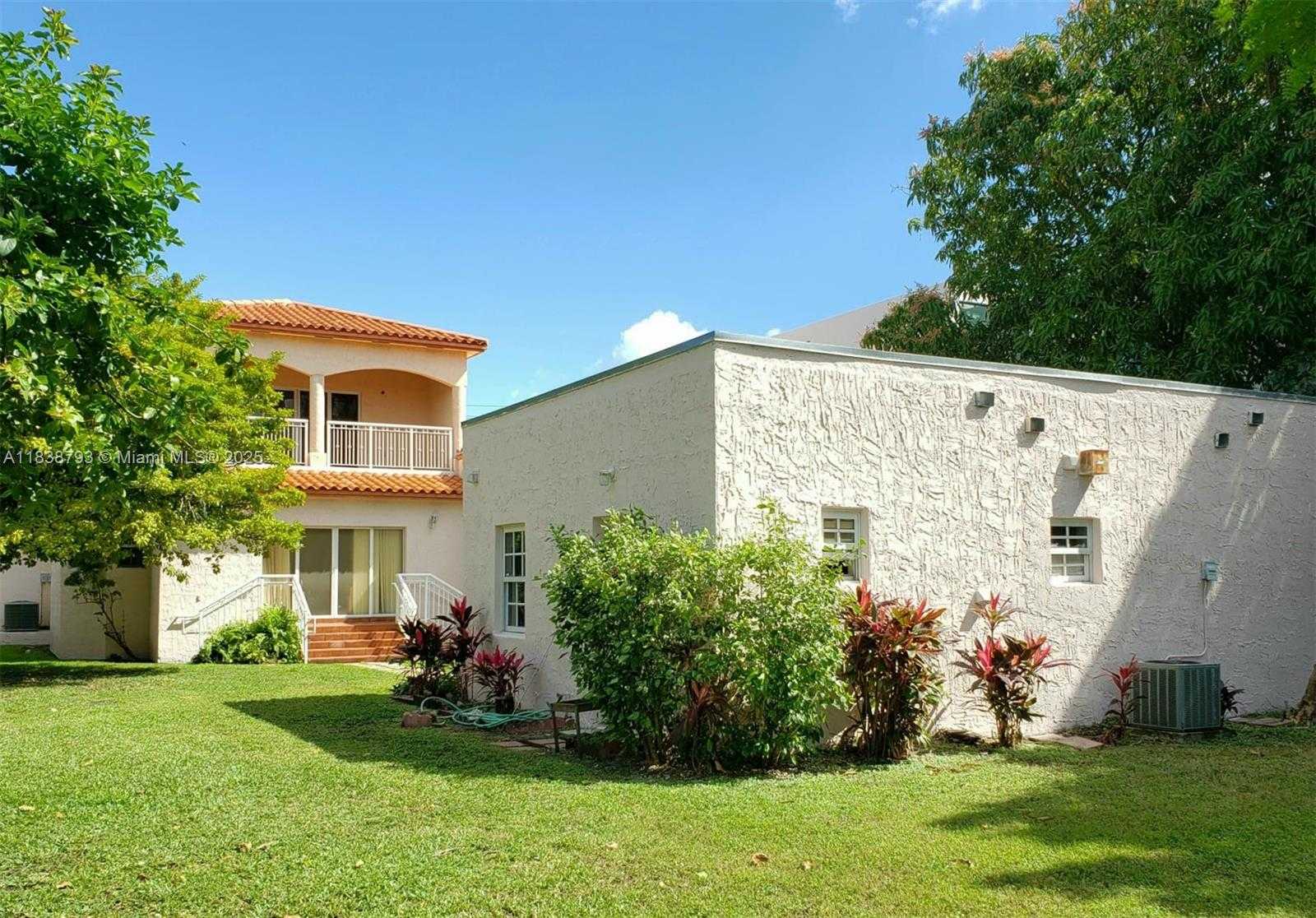 Small Image of 3124 PRAIRIE AVE, Miami Beach Number 5