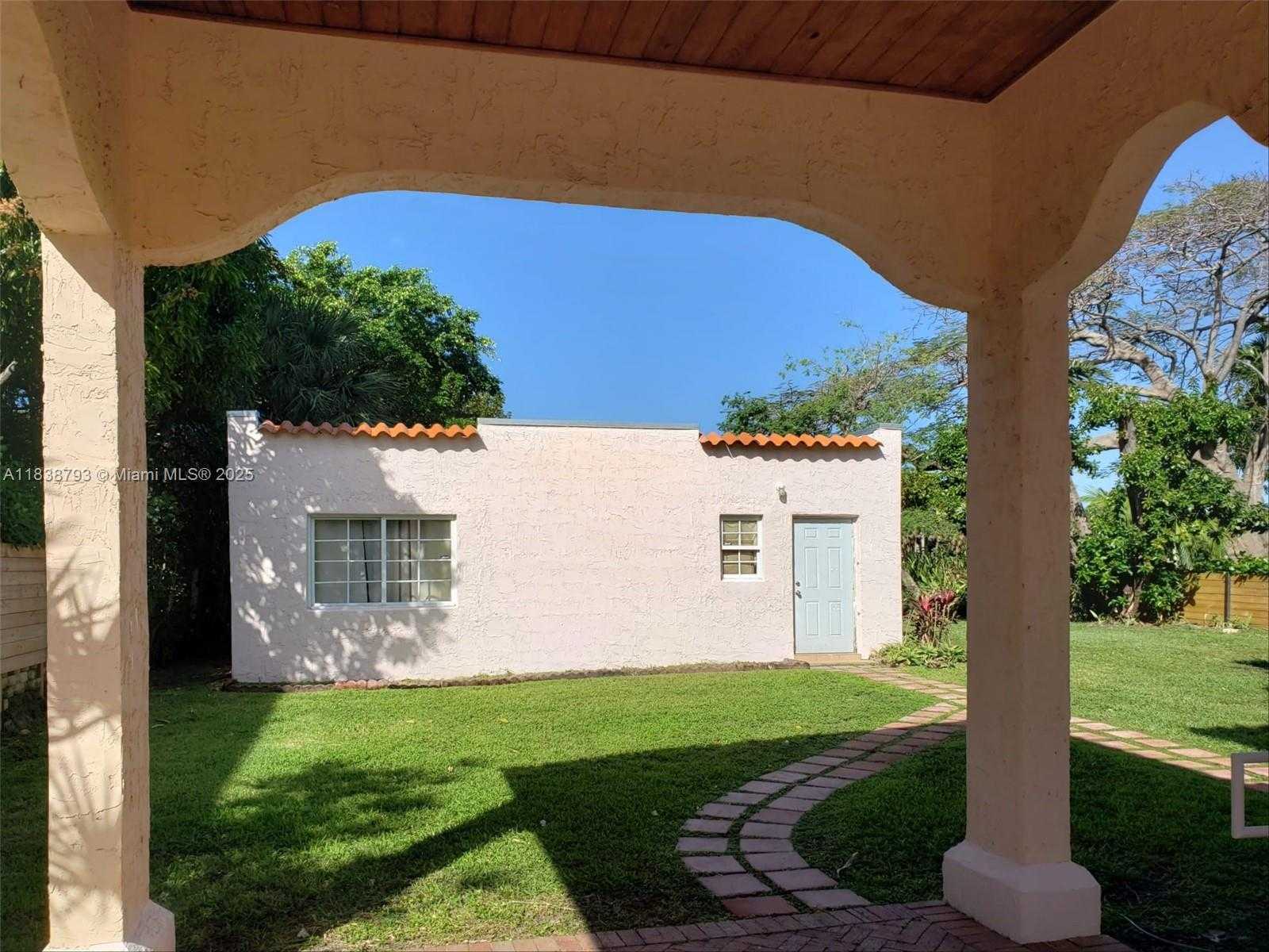 Small Image of 3124 PRAIRIE AVE, Miami Beach Number 8