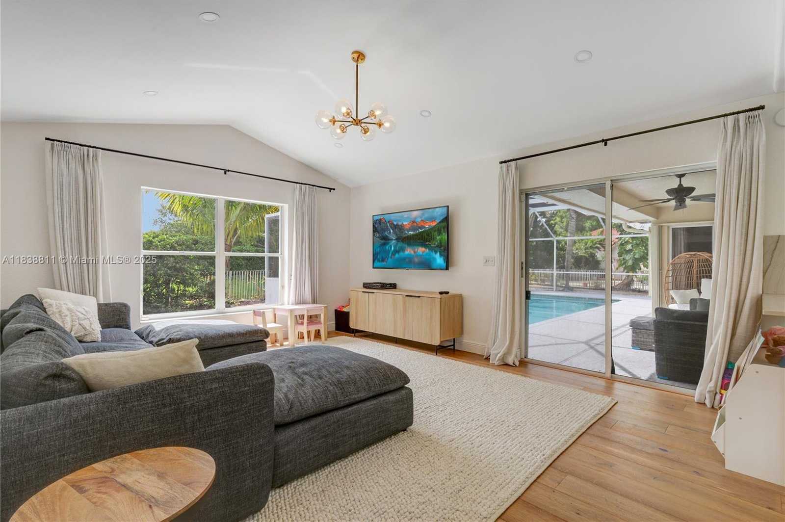 Small Image of 1503 NORTH WEST 178TH LN, Pembroke Pines Number 12