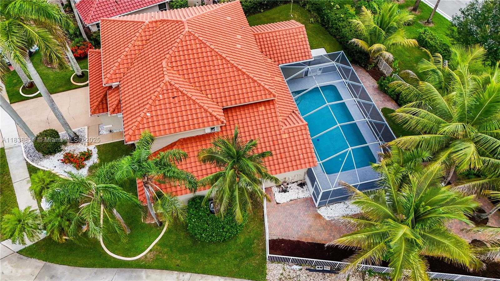 Small Image of 1503 NORTH WEST 178TH LN, Pembroke Pines Number 25