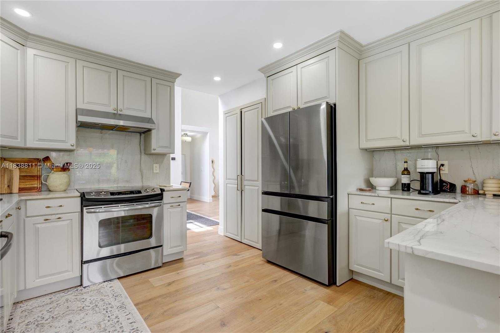 Small Image of 1503 NORTH WEST 178TH LN, Pembroke Pines Number 3