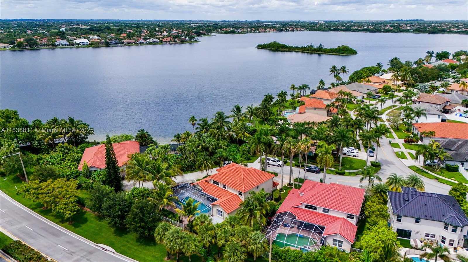 Small Image of 1503 NORTH WEST 178TH LN, Pembroke Pines Number 37