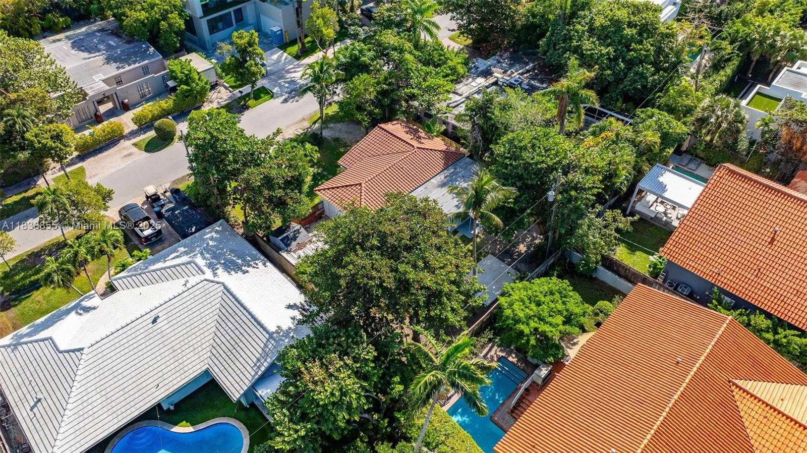 Small Image of 738 FERNWOOD RD, Key Biscayne Number 19