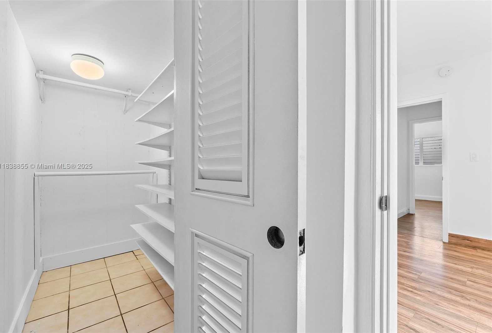 Small Image of 738 FERNWOOD RD, Key Biscayne Number 26