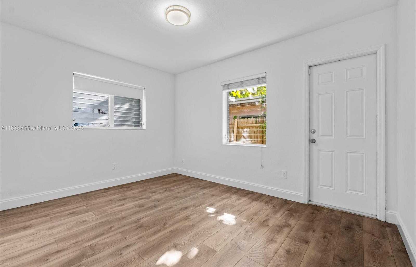 Small Image of 738 FERNWOOD RD, Key Biscayne Number 27