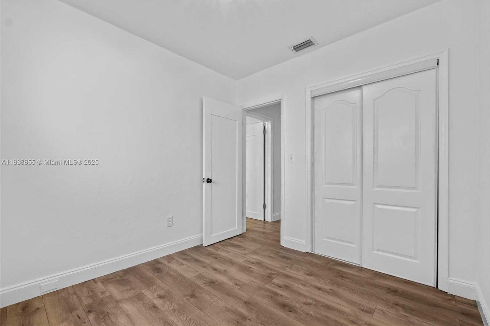 Small Image of 738 FERNWOOD RD, Key Biscayne Number 30