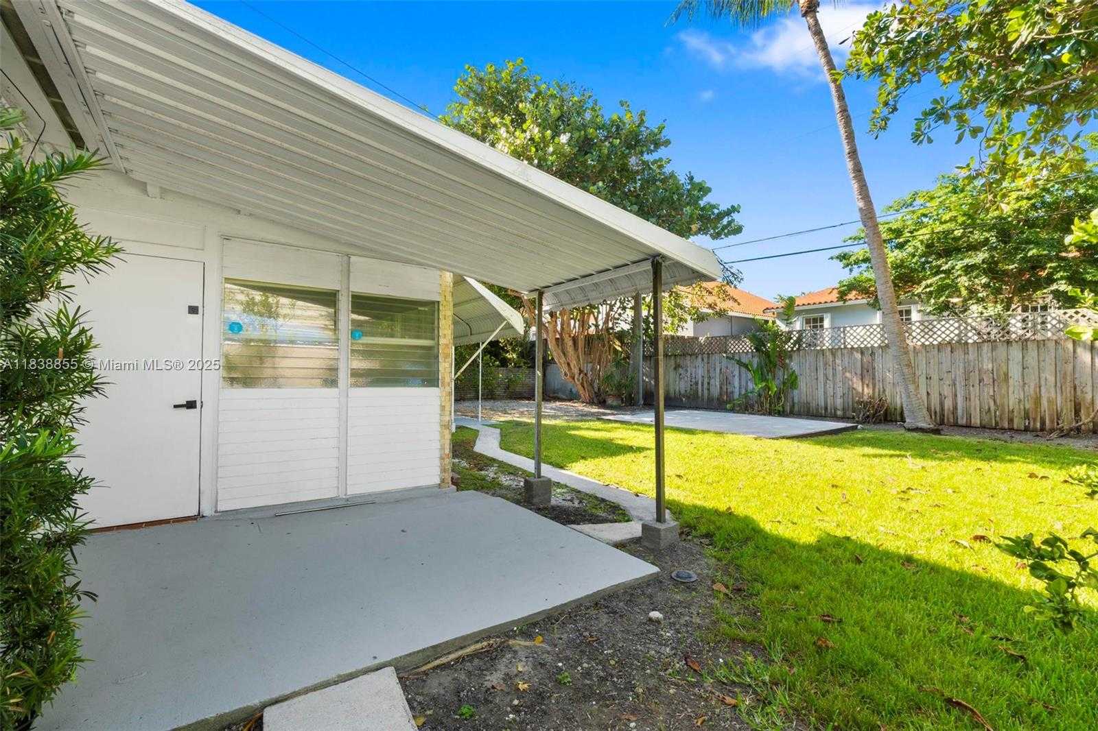Small Image of 738 FERNWOOD RD, Key Biscayne Number 32