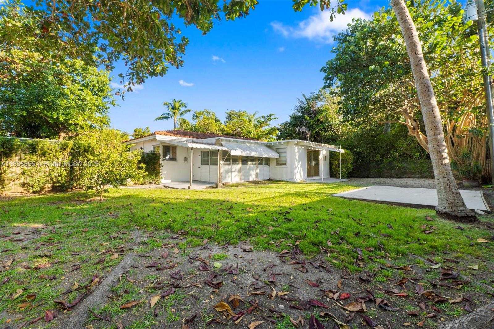 Small Image of 738 FERNWOOD RD, Key Biscayne Number 36