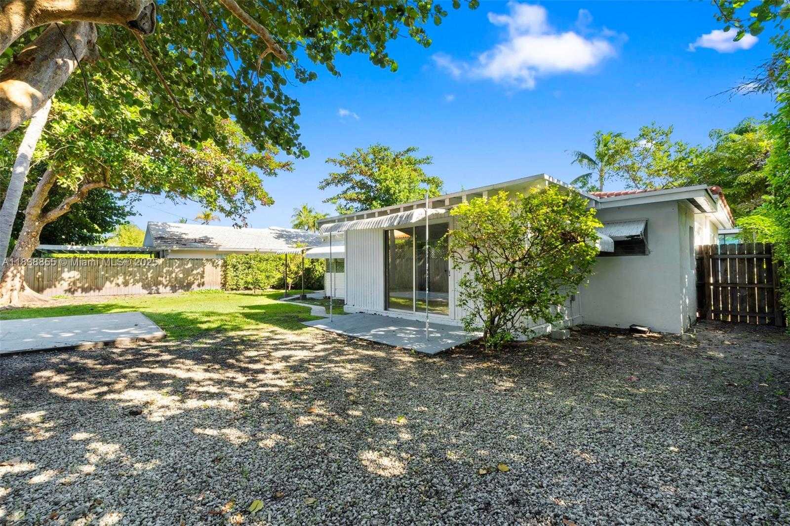 Small Image of 738 FERNWOOD RD, Key Biscayne Number 38