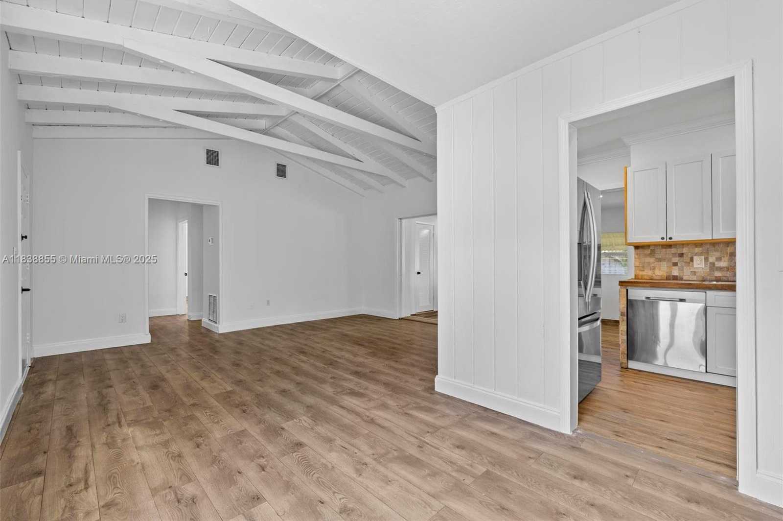 Small Image of 738 FERNWOOD RD, Key Biscayne Number 4