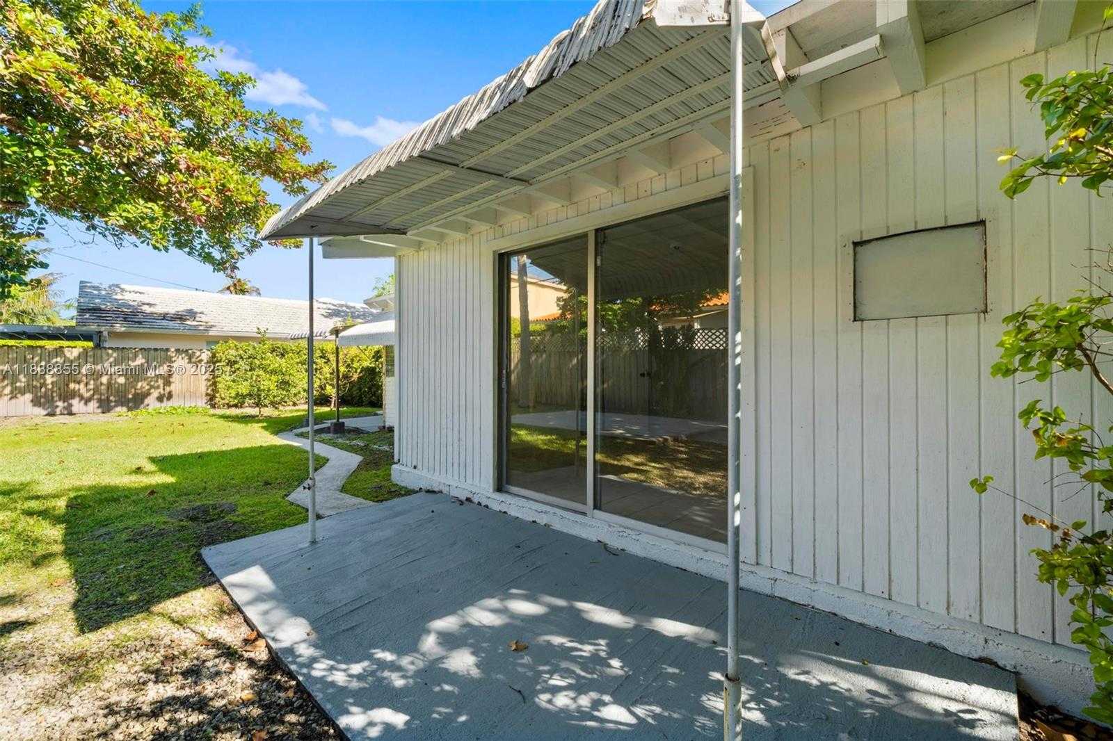 Small Image of 738 FERNWOOD RD, Key Biscayne Number 40