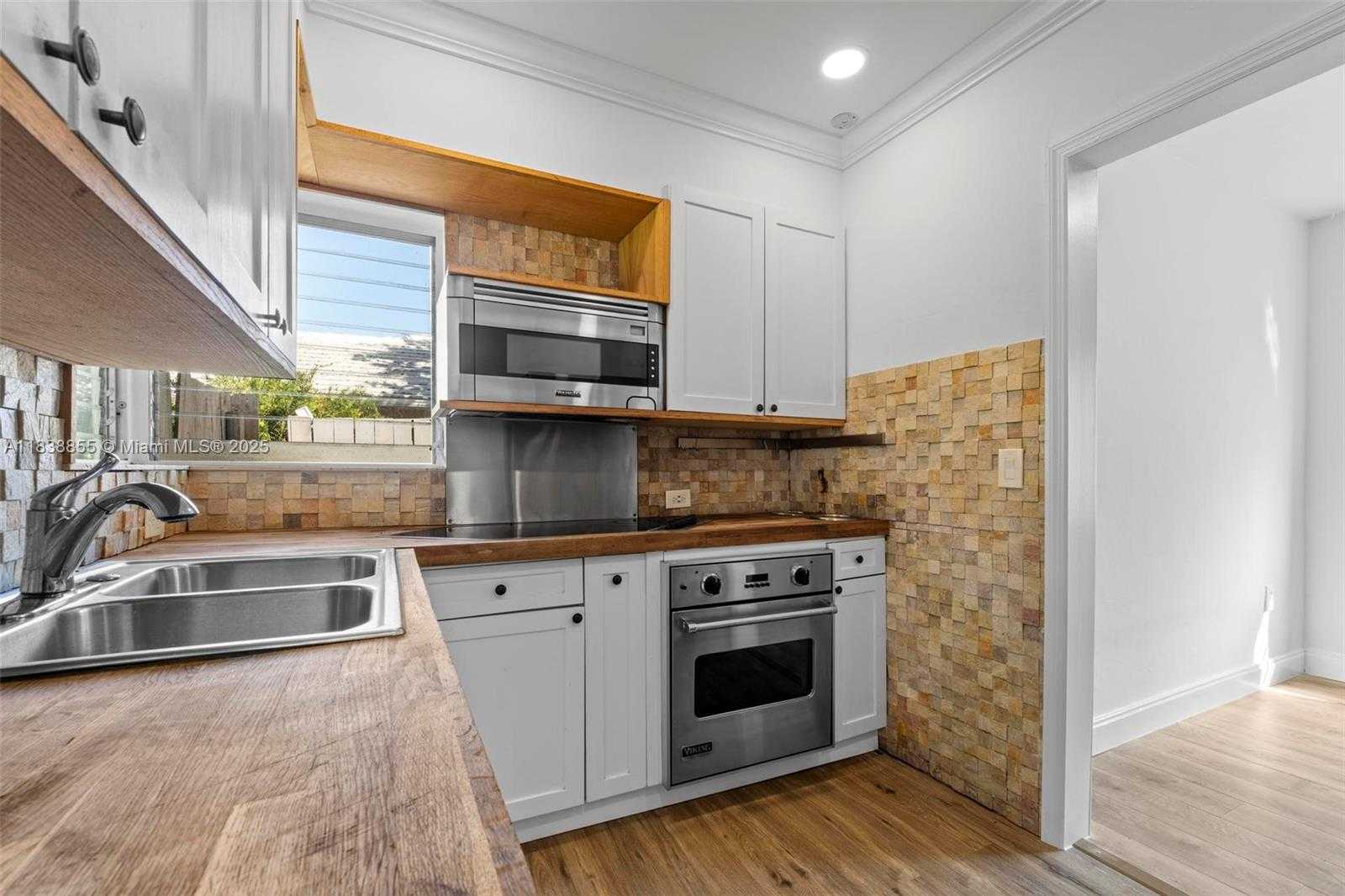 Small Image of 738 FERNWOOD RD, Key Biscayne Number 6